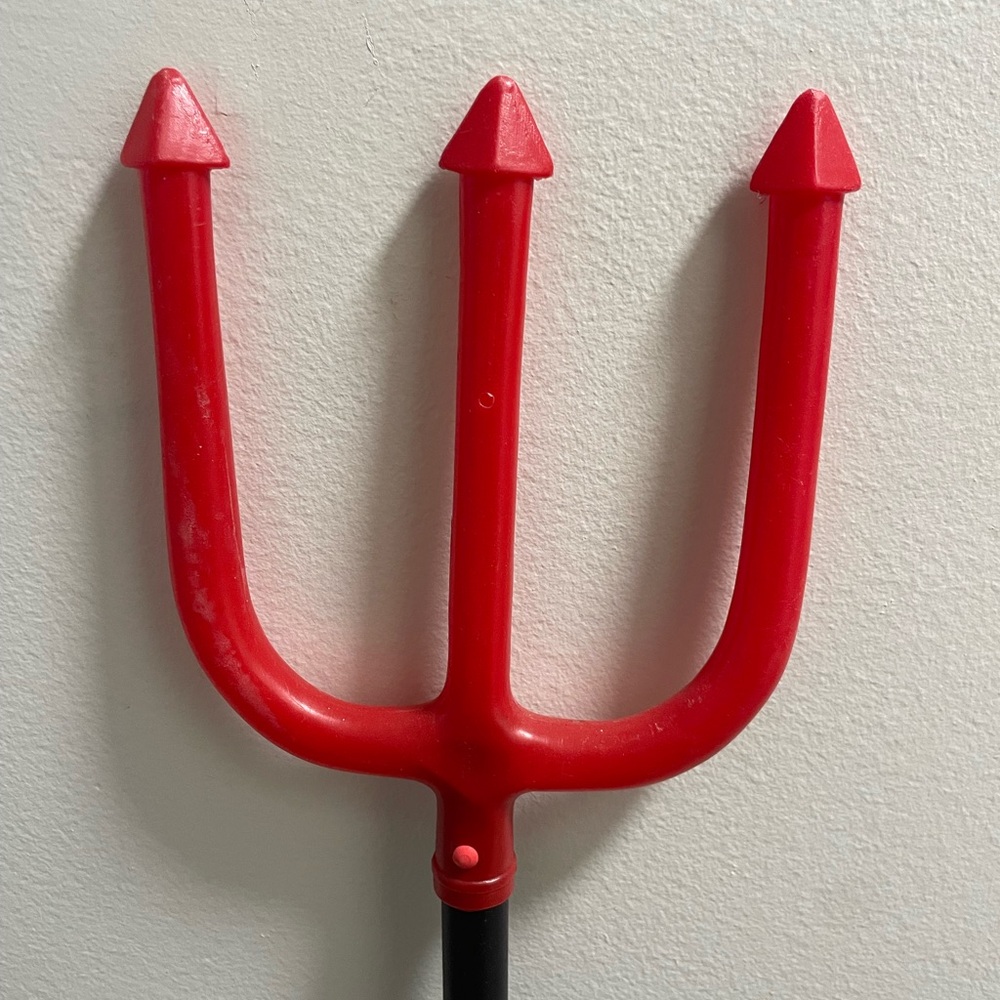 47” Red Devil Trident – Halloween Prop - Picture 4 of 5